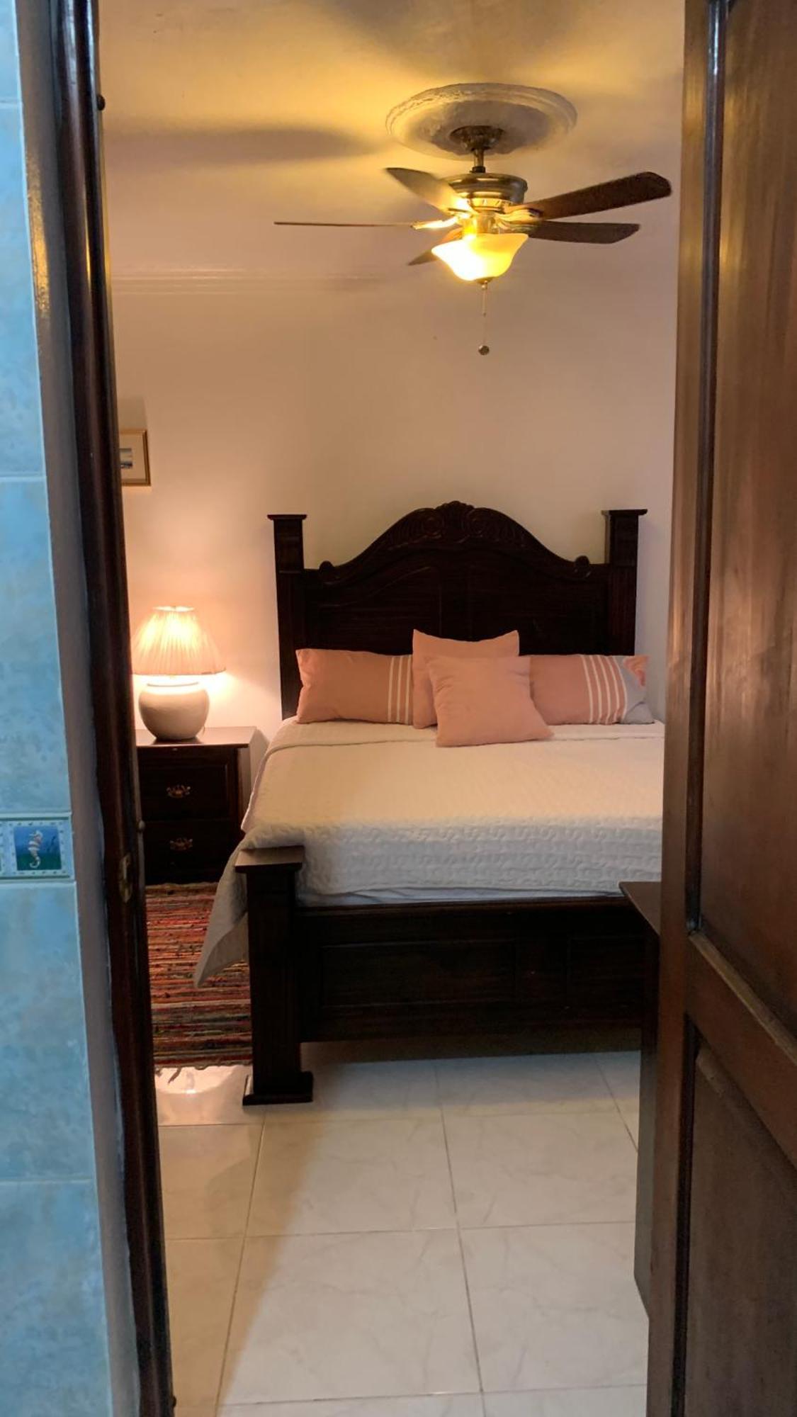 Apartahotel Dona Reyna: Convenient Santo Domingo Stay Near Las Americas Airport El Higo Exterior photo